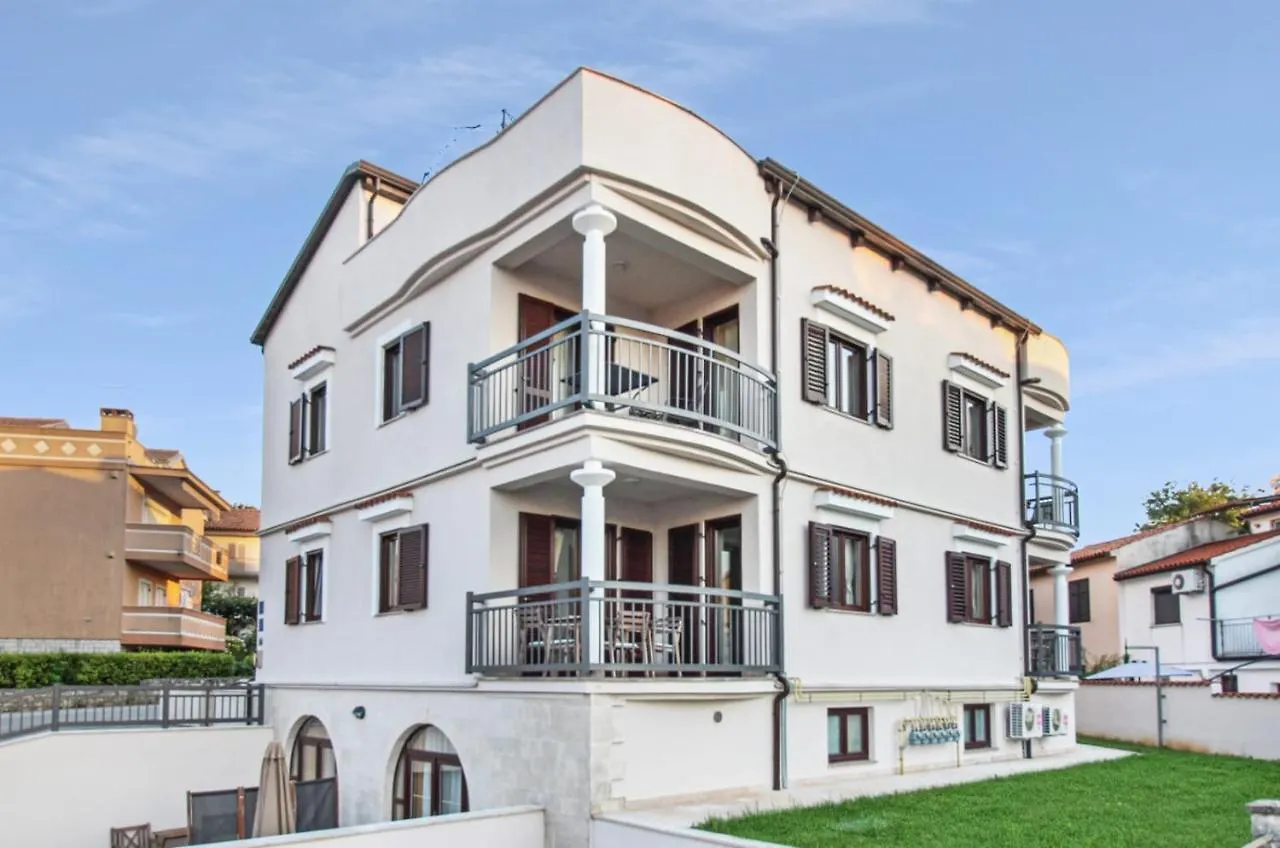 Apartments Villa Alba Porec 0*,